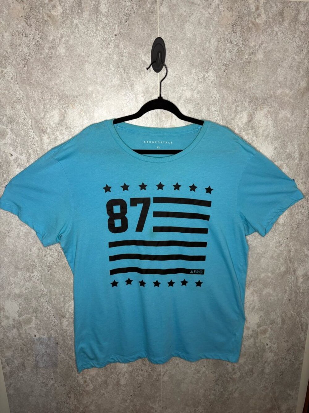 🇺🇸✨ Aeropostale Flag Logo Tee- Casual, Classic, and Ready to Wear! ✨🇺🇸